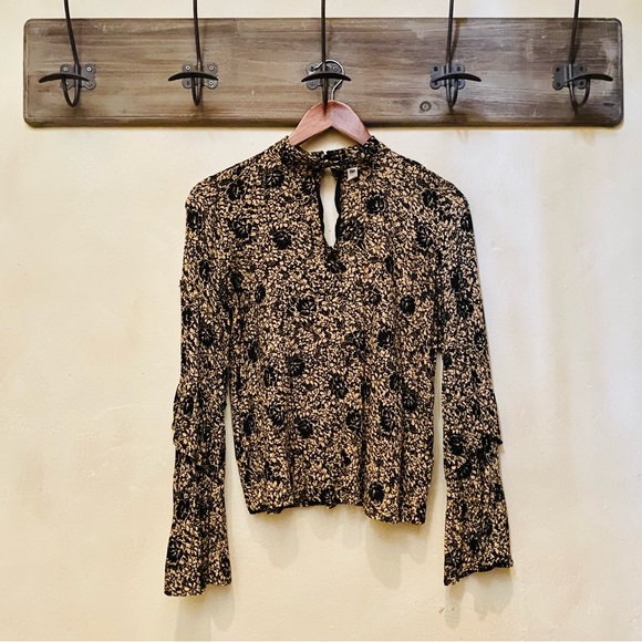 πͺΆ3/$35 Boho Double Ruffle Bell-Sleeve Keyhole Black & Tan Floral Print Blouse-S - Picture 5 of 14